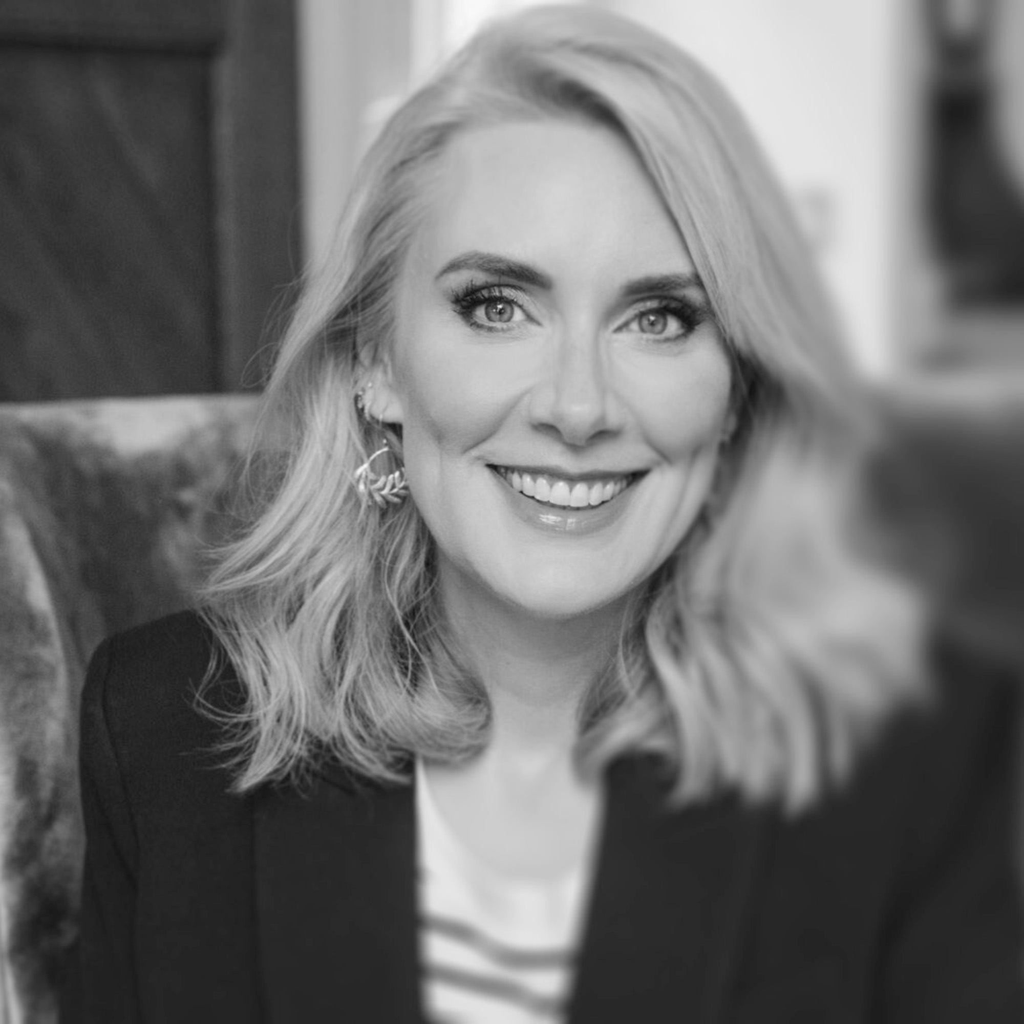 sharon-mcmahon-headshot-2023-3-1536x1152_field blur_3